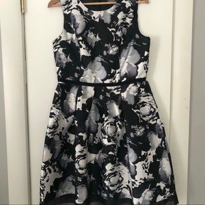 Cute grey toned floral dress